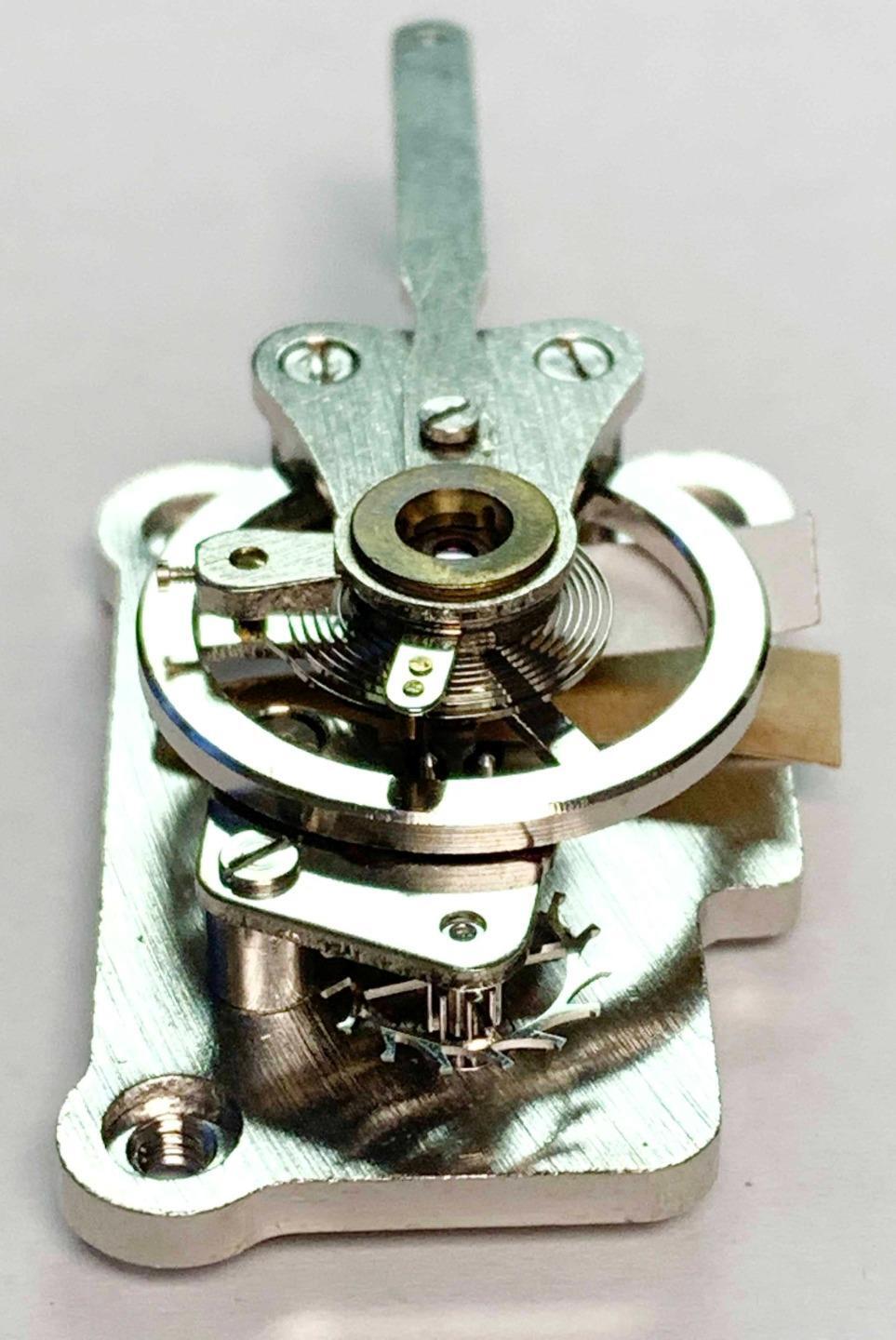 VINTAGE NOS PLATFORM ESCAPEMENT 7 JEWELS LONG REGULATOR 3 HOLE MOUNT UNUSED