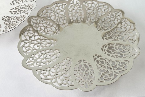 Vintage Paramount Rosepoint Luke Pair 2 Silverplate Sweet Food Serving Dish/Tray - Picture 3 of 6