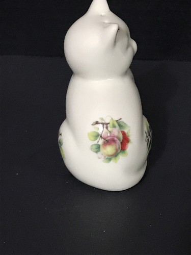 FORMALITIES BY BAUM BROS PORCELAINE CATS -SALT&PEPPER SHAKERS -FRUIT DECORATED - Picture 3 of 10