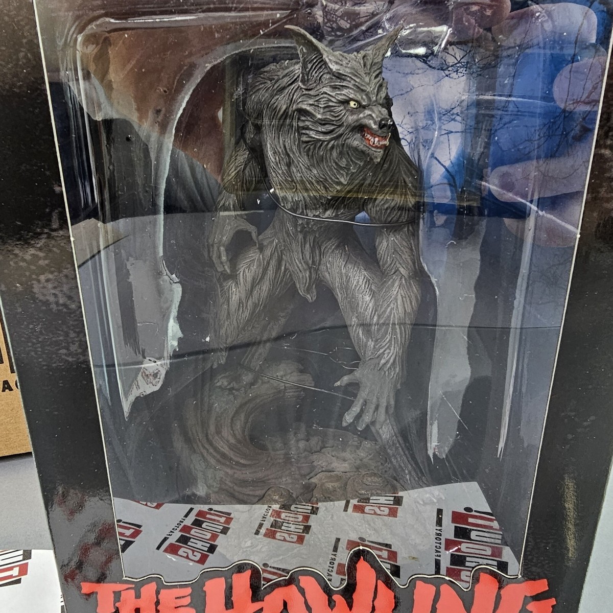 The Howling WEREWOLF Statue Figure Horror Film Monster Shout