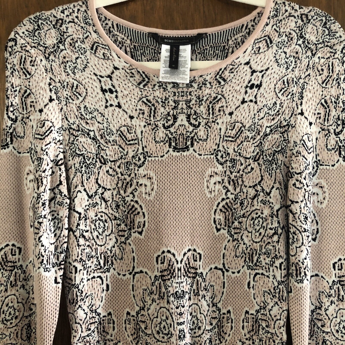 bcbg maxazria dress medium Julisa geometric jacquard silk bcbg maxazria dress medium Julisa geometric jacquard silk
