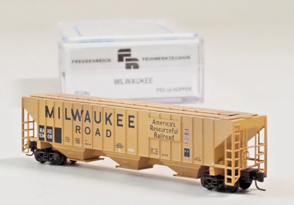 Z-scale Freudenreich FR MILWAUKEE  PS-2cd Covered Grain Hopper IN METAL ZF326Y - Image 3 of 4