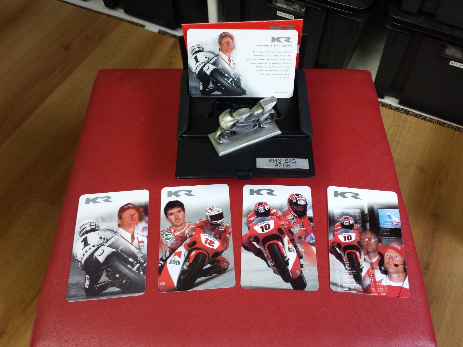 Proton Modenas KRV3 Marlboro GP 500 : Sublimez votre Bureau de Passionné de Moto