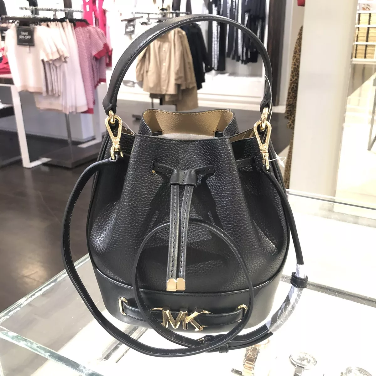  Michael Kors Mercer Medium Drawstring Bucket Bag (Black) :  Clothing, Shoes & Jewelry