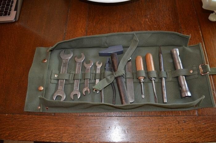Maserati Lamborghini Ferrari Alfa Romeo Bugatti Took kit roll leather vintage