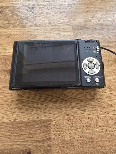 Panasonic Lumix DMC-FX37 Compact Digital Camera with Charger Tested - Picture 3 of 7