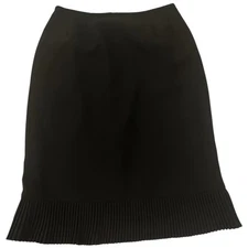 Le Suit Black Pleated Hem Career Professional Work Pencil Skirt Size 6P EUC