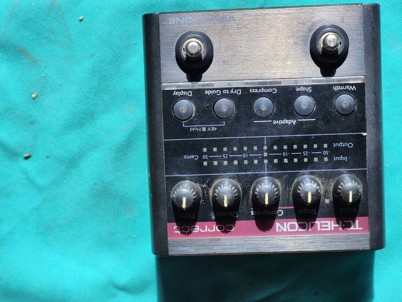 TC Helicon Voicetone Correct With OEM Power Supply