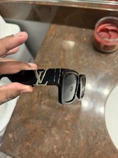 Men’s Black square Sunglasses/Wi Black lens/ Louis Vuitton