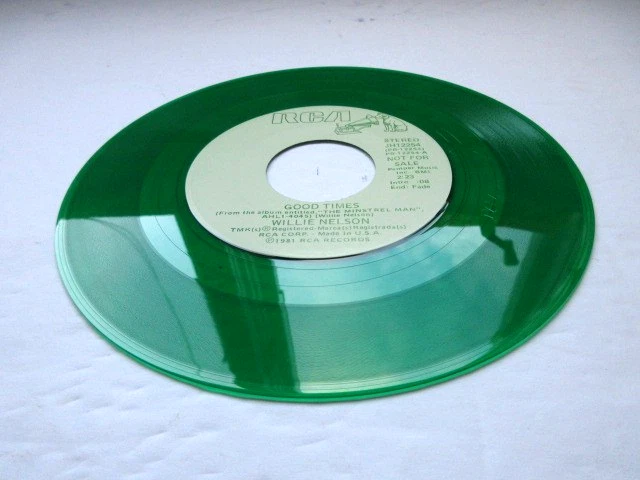 WILLIE NELSON - GOOD TIMES - GREEN VINYL -  NM 45 RPM RECORD - Image 3 of 4