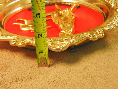 Vintage goldfarben roter Sockel AUSTRALIEN KÄNGURUS Wanddekor 10" Ladeschale IH - Bild 4 von 8