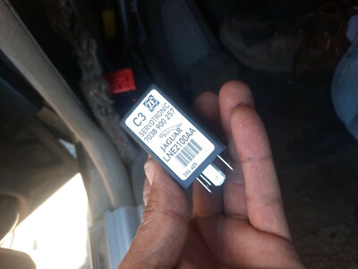 1998-2003 Jaguar XJ8 Servotronic Power Steering Control Relay LNE2100AA