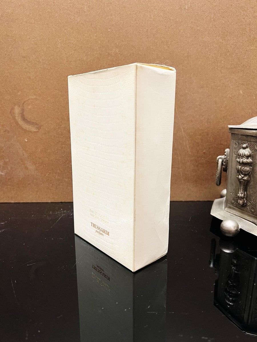 新品未使用 トラサルディ ドンナ 100ml 31PdMFN03ZL.jpg_BO30,255,255,