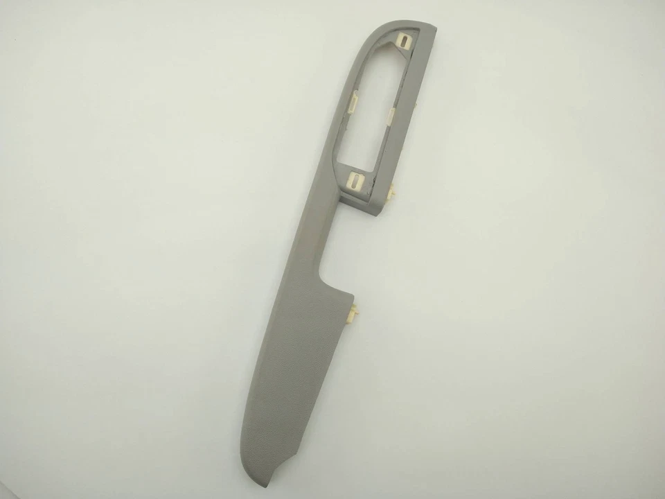 ✅Chevrolet GMC 2007-2009 panel de puerta reposabrazos bisel gris claro delantero derecho OEM Foto 2 de 4