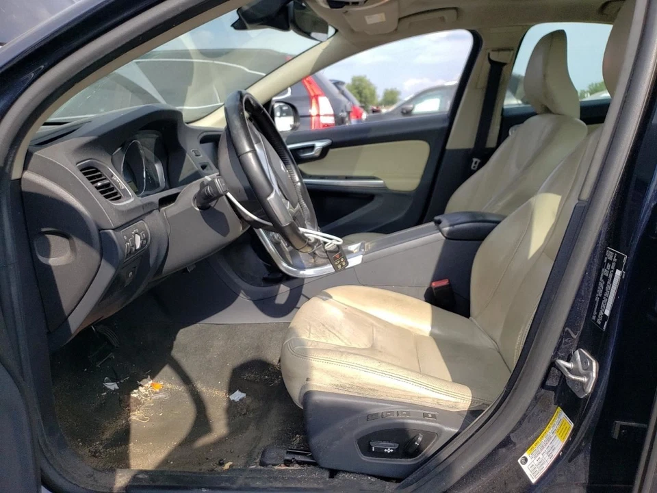 (LOCAL PICKUP ONLY) Trunk/Hatch/Tailgate Without Spoiler Fits 14-18 VOLVO S60 30 Foto 3 de 4