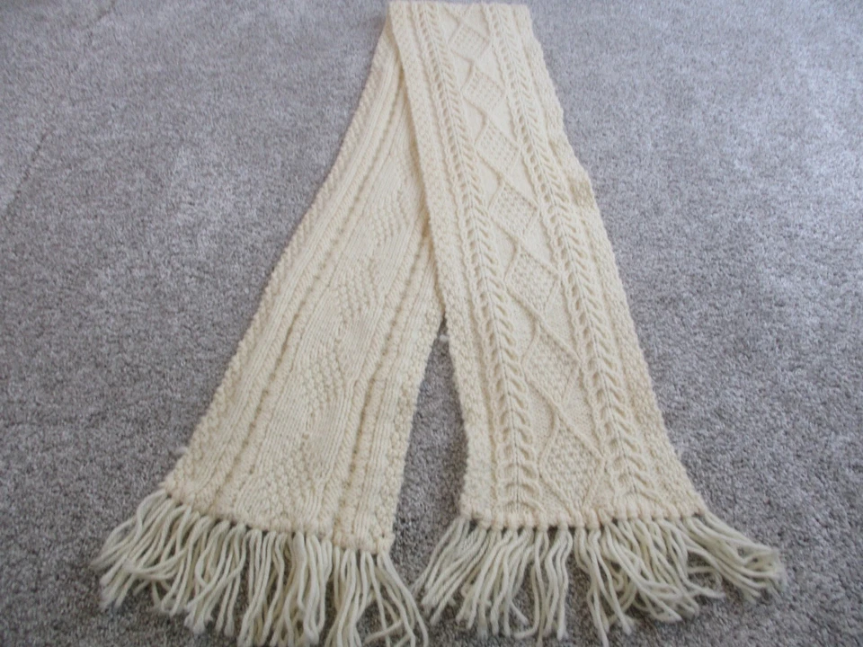 Vintage Brooks Brothers Cable Knit Scarf Wool Made in Ireland Fringe 72x9 EUC - Image 4 of 4