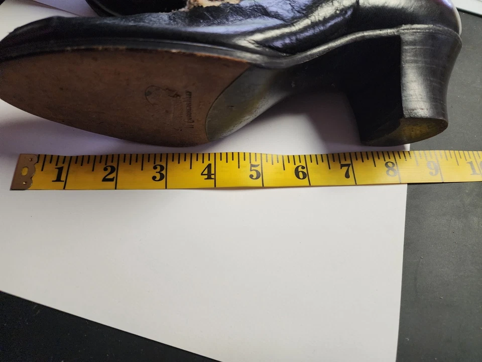 Botas victorianas antiguas del siglo XIX de cuero negro con botones marca "Lujo" Foto 2 de 4