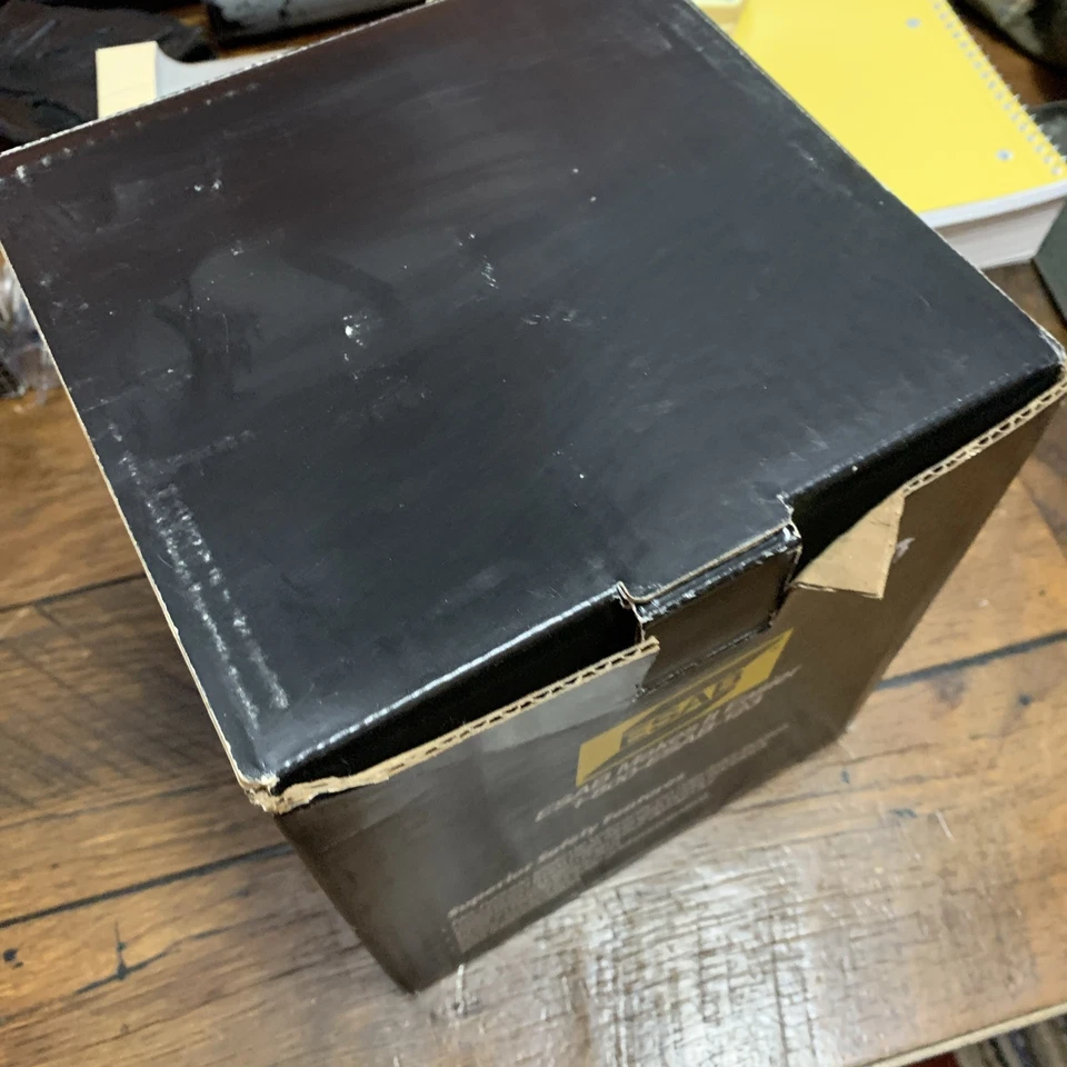 REGULADOR EXTRA RESISTENTE ACETILENO ESAB OXWELD R-77-15-510 998371 Foto 2 de 4