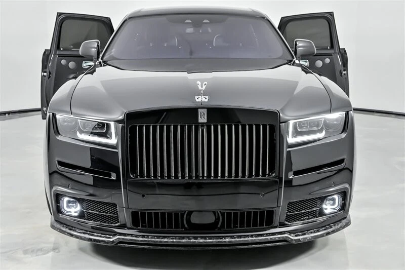 Rolls-Royce Ghost 2021 - construcción urbana 75 k USD Foto 4 de 4