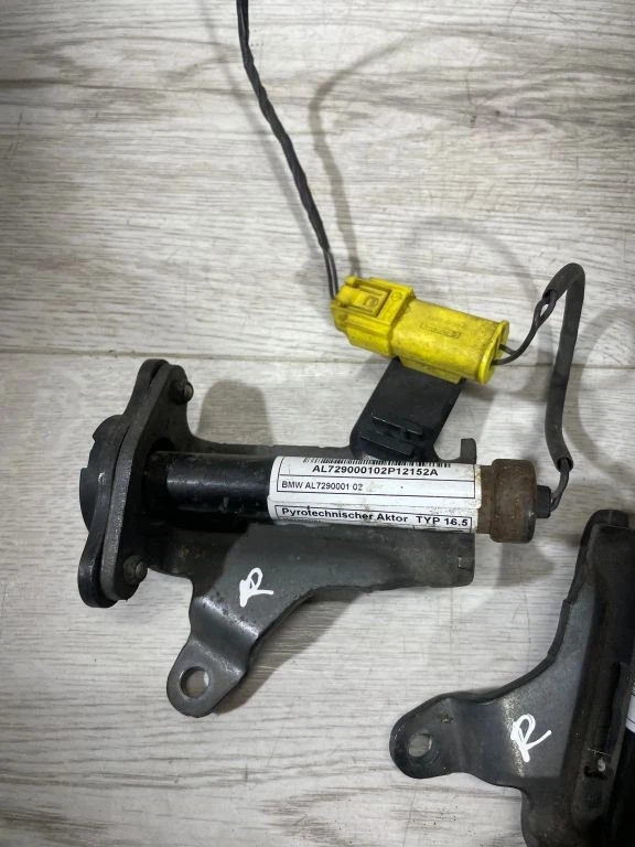 Actuador peatonal capó gasolina BMW 3 E92 E93 2012 7290001 239 kW GENUINO - Imagen 3 de 4