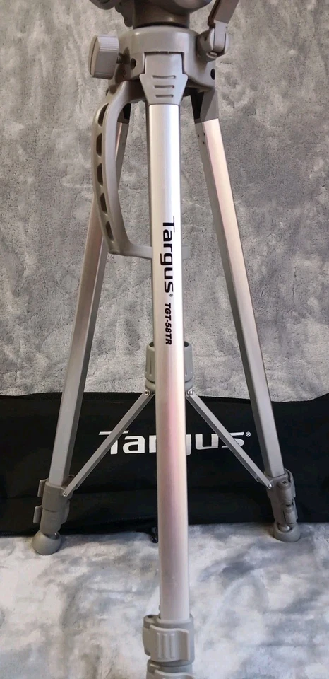 Targus TGT-58TR Camera Camcorder Tripod Bubble Level Quick Release Platform Bag - Image 3 of 4