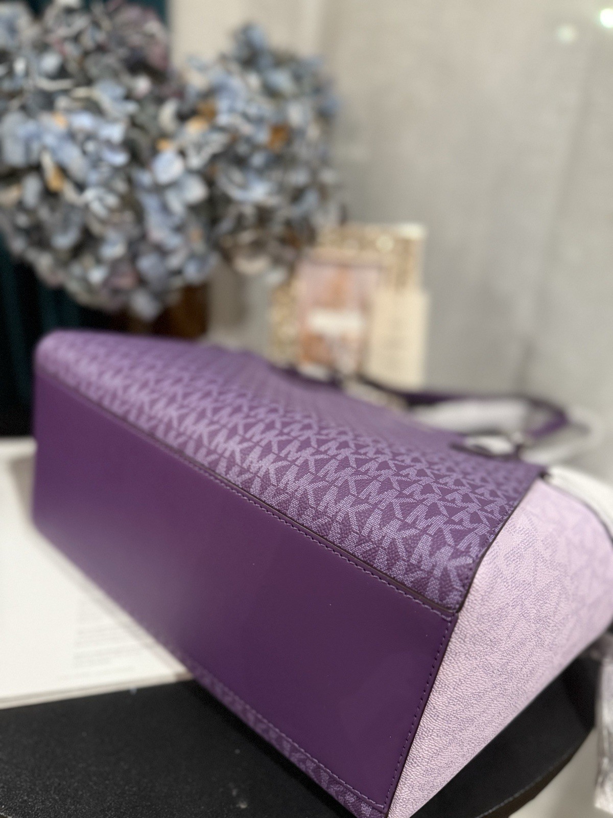 Set MICHAEL KORS Voyager Large Color-Block Signature Logo Tote Bag and Wristlet thumbnail 7