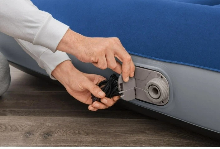 Colchón de aire doble Bestway® Tritech™ de 12 pulgadas con bomba incorporada Foto 3 de 3