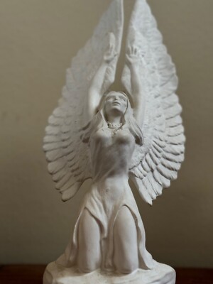 Native American Indian Princess Woman Feather Wings Plaster Ready to Paint 7''