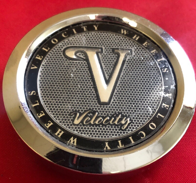 ONE USED VELOCITY ALLOYS CCVE70-1P CHROME BLACK CENTER CAP AFTERMARKET 3146