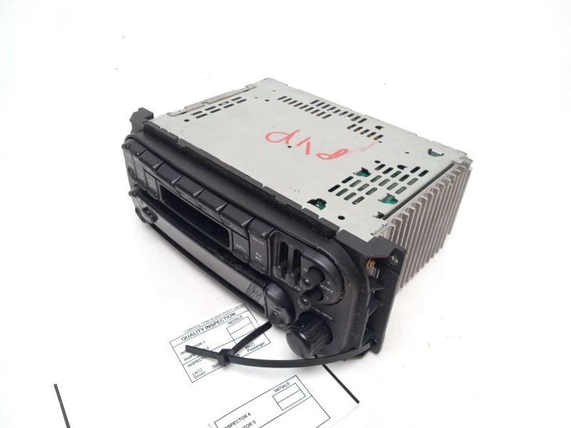 RECEPTOR DE RADIO AM FM compatible con Chrysler Town Country 2003 OEM 05064300AD Foto 3 de 4