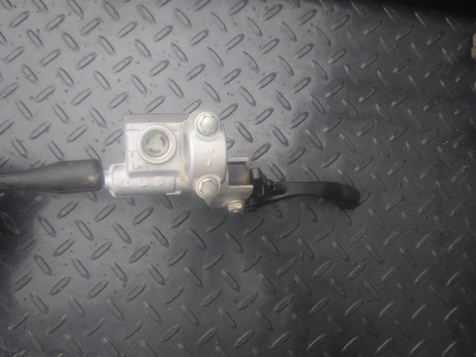 2009 KAWASAKI KX250F FRONT BRAKE CALIPER MASTER CYLINDER PADS KX 250F 09-12 - Image 2 of 4