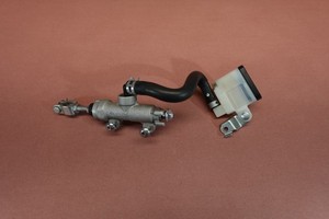 2006 2007 SUZUKI GSXR 600 GSXR600 Rear Brake Master Cylinder