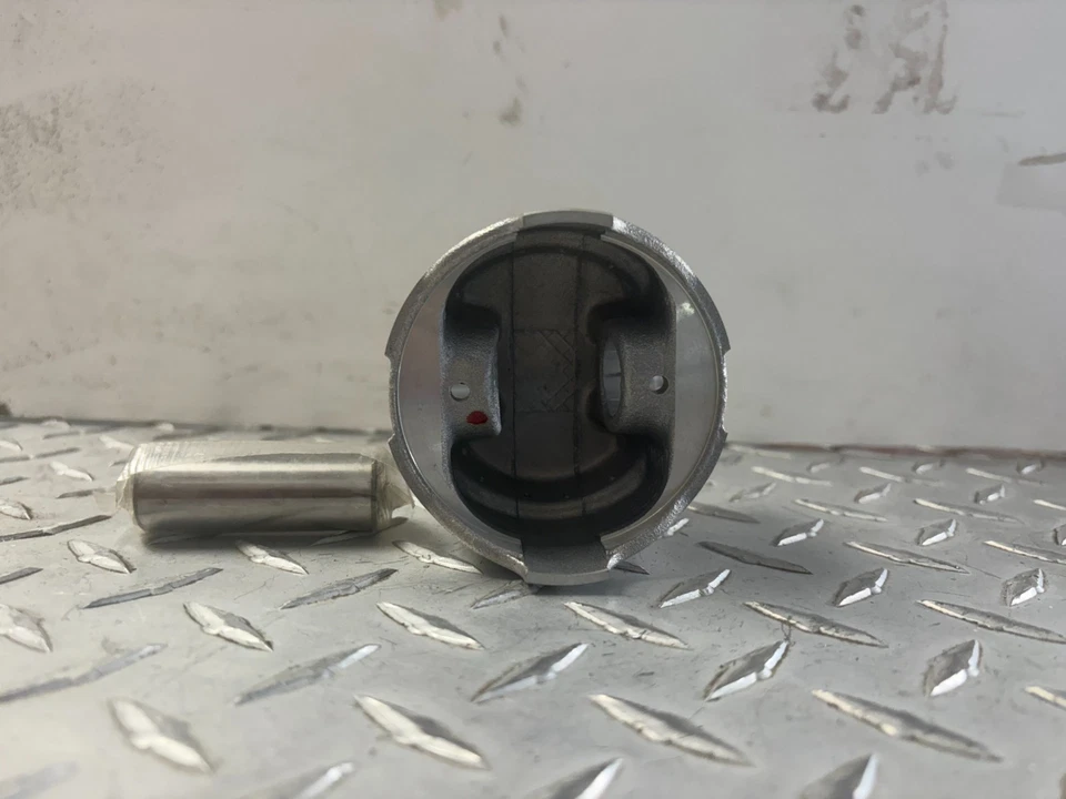 Pistón y pasador Toyota Tercel Paseo 95-99 13101-11161 Foto 2 de 4