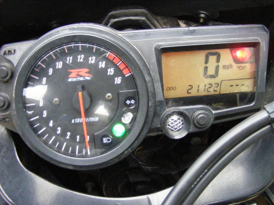 Suzuki GSXR 750 Clocks Dash Speedo 21k miles 2004 2005 K4 K5 GSXR750 B149 - Image 2 of 4