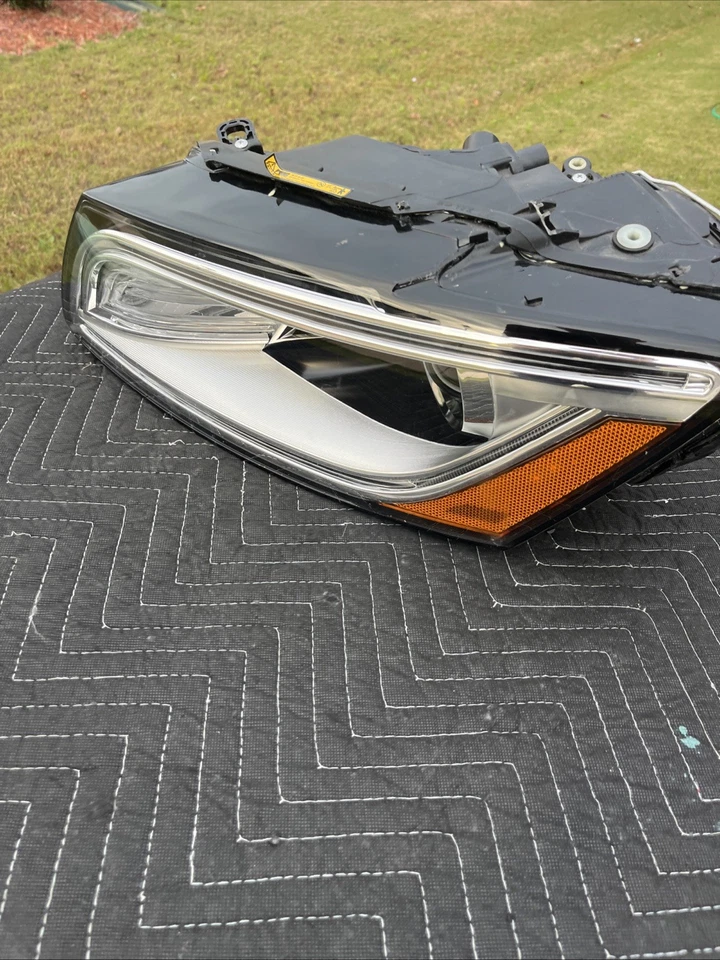 Faro izquierdo LED LH original Audi Q5 2018-2020 | Faro original de fábrica  Foto 2 de 4