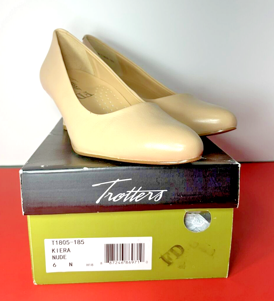 New In Box! Trotters Kiera Nude Beige Kitten Heel Pump T1895-185