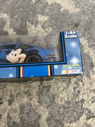 NIB~DISNEY 2004 TEAM CALIBER NASCAR DAYTONA 500 MICKEY MOUSE 1:24 DIECAST Lm - Picture 7 of 13