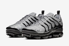 office nike vapormax plus