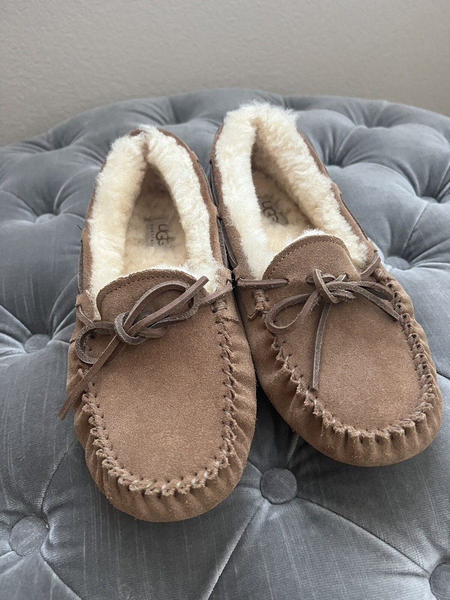 Tazz Ugg Plush NWOB Women's UGG Dakota Slippers Moccasin Style