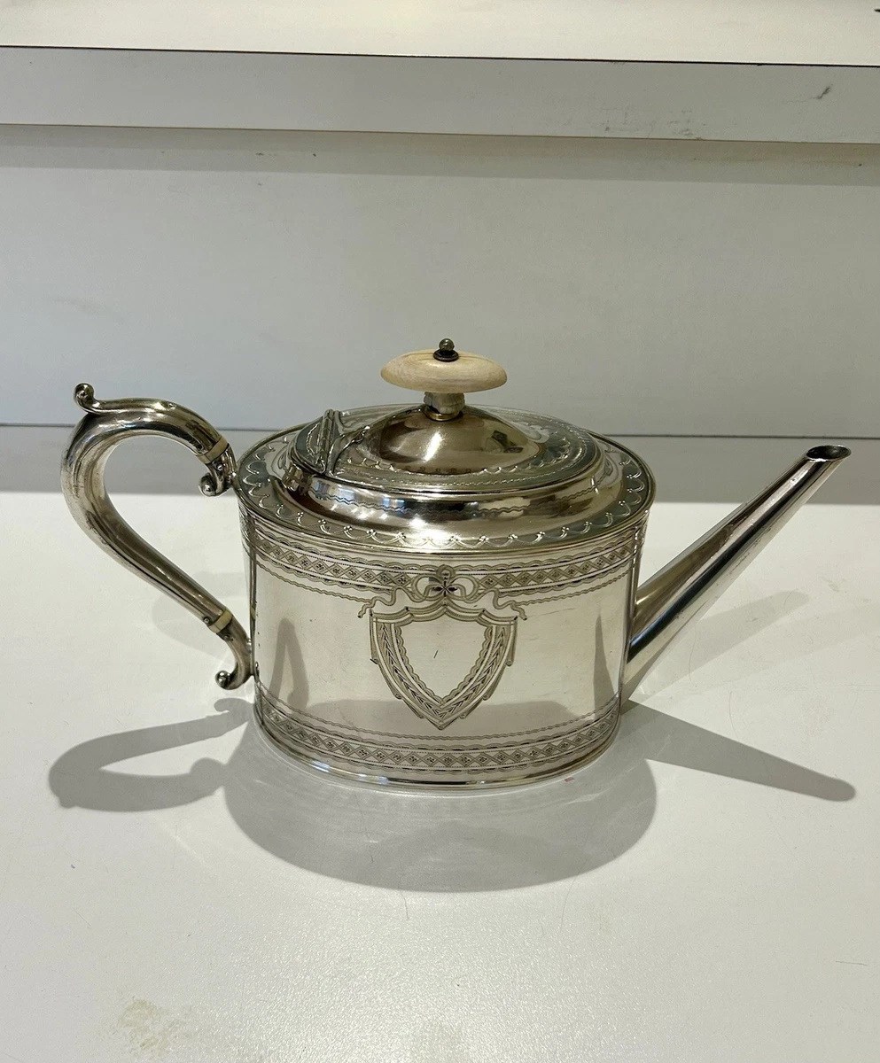 Théière vintage en métal argenté - Canada