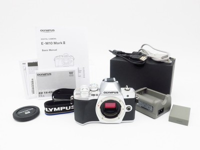 Olympus OM-D E-M10 Mark III Systemkamera Gehäuse Body - nur 253 Auslösungen