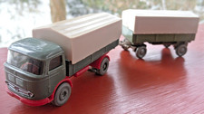 WIKING alter Mercedes MB LP 321 Pritschen LKW mit Anhänger + Plane - Grün / Rot