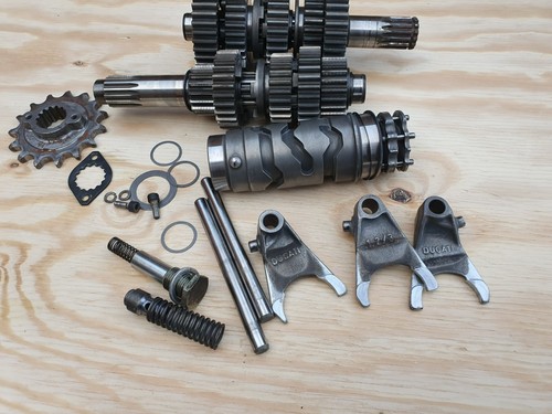 Ducati 600 SS (93-99) ENGINE ZDM600A2C COMPLETE GEARBOX - Picture 5 of 24