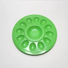 Dennis East Green Hard Plastic Deviled Egg Plate Platter Holds up to 12 Halves