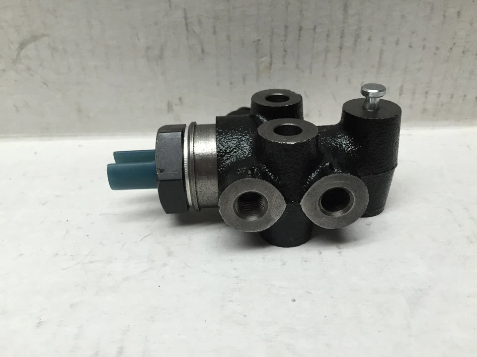 *NUEVO* 1991-1995 Toyota 4Runner/Pickup Válvula de detección de carga de freno trasero Foto 4 de 4