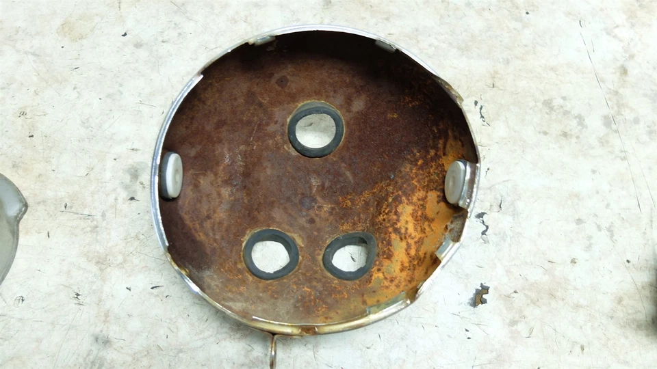 82 Suzuki GS1100 GS 1100 GL headlight head light housing bucket - Image 4 of 4