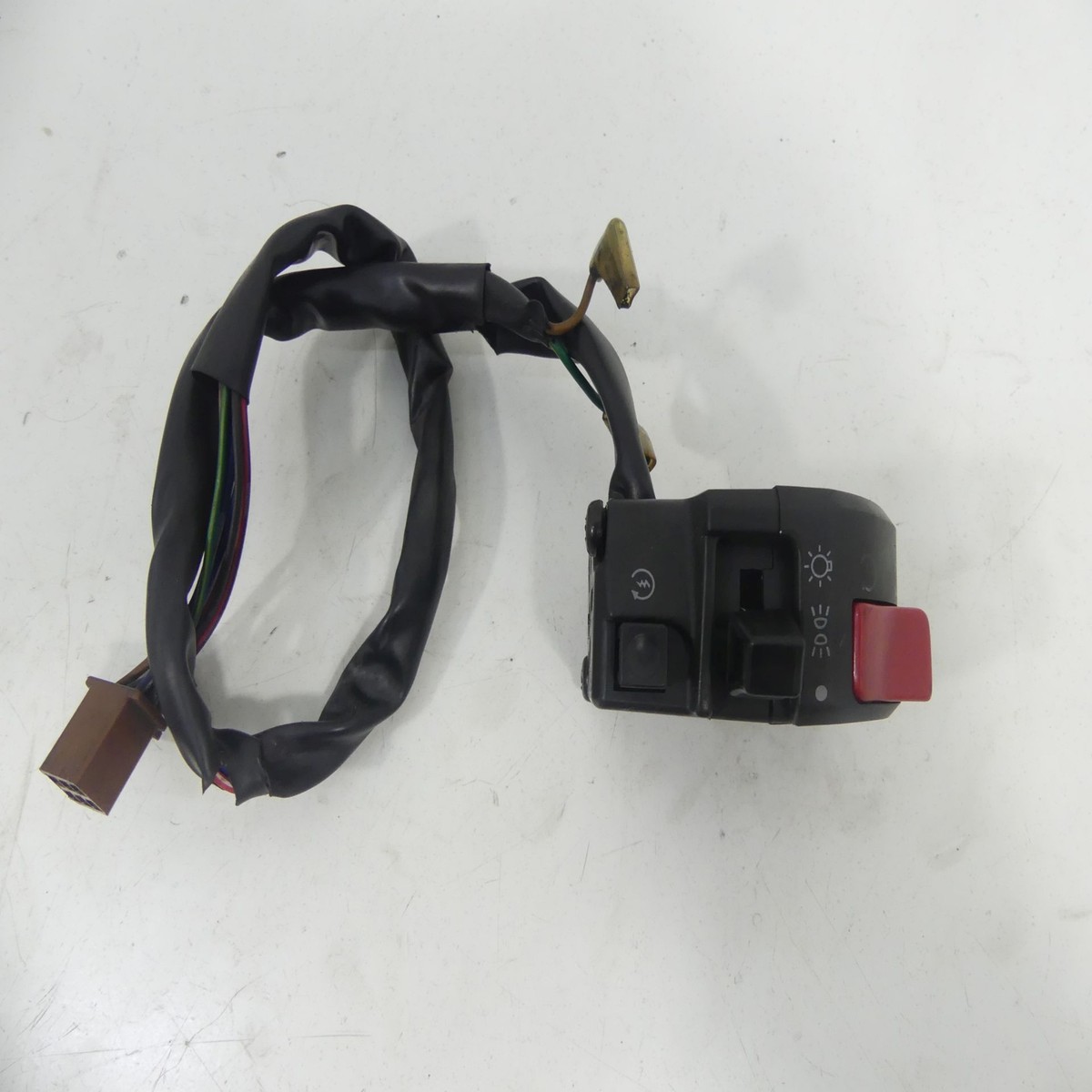 a Yamaha Yzf 1000 4VD Thunderace Handlebar Switch Right Starter