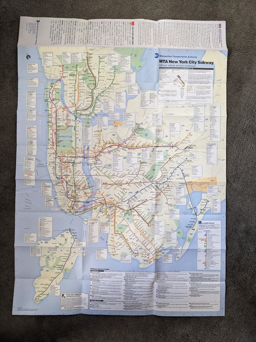 Yellow Book Manhattan 2001-2002 電話帳　NYC 2002 (New York City) : Amazon.in: Books