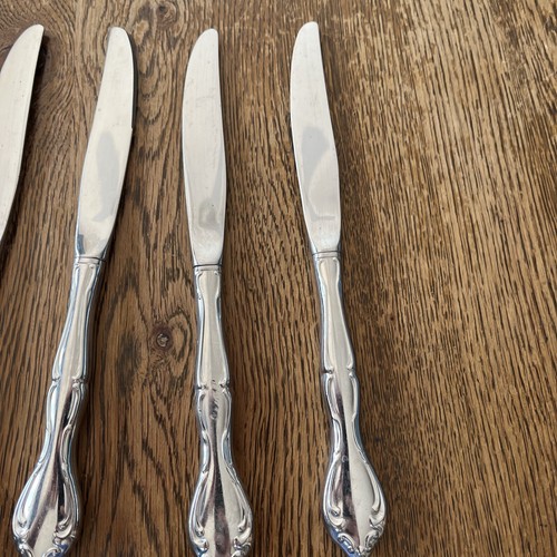 Oneida Ltd Deluxe Strathmore Stainless Steel Dinner Knives set of 5. - Picture 3 of 4