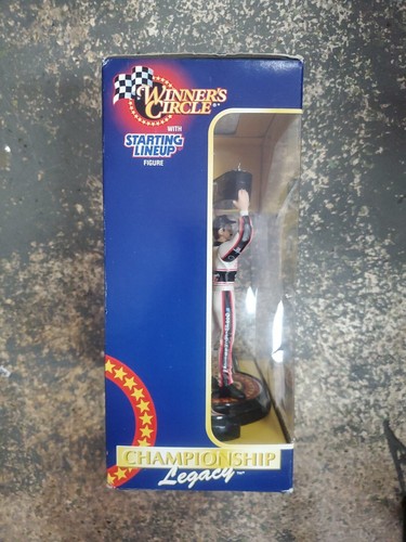 Kenner Winner's Circle 1998 Dale Earnhardt Starting Lineup Action Figure - Picture 4 of 8